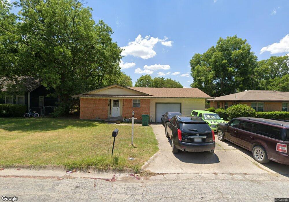 1604 Elizabeth St, Gainesville, TX 76240 - photo 1