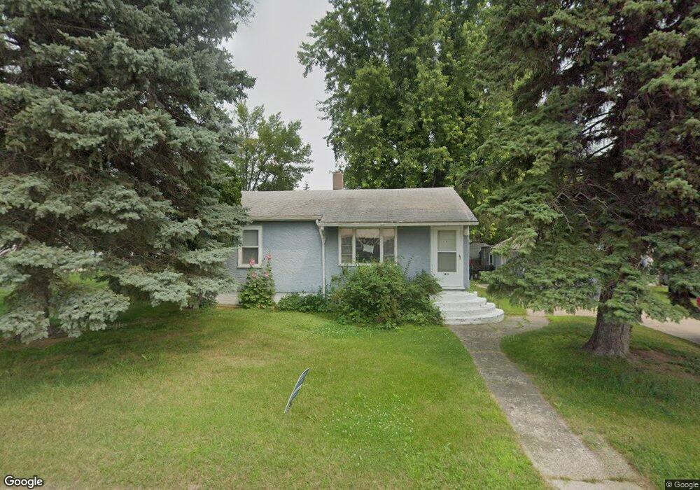 1418 4th Ave NW, Jamestown, ND 58401 - photo 1