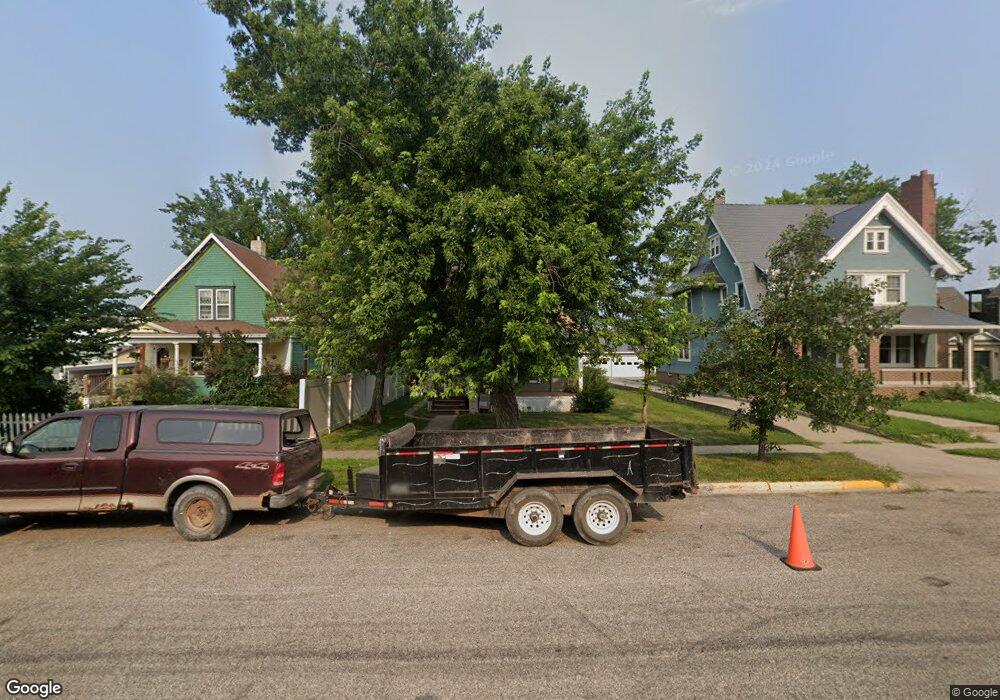 221 3rd Ave SE, Jamestown, ND 58401 - photo 1