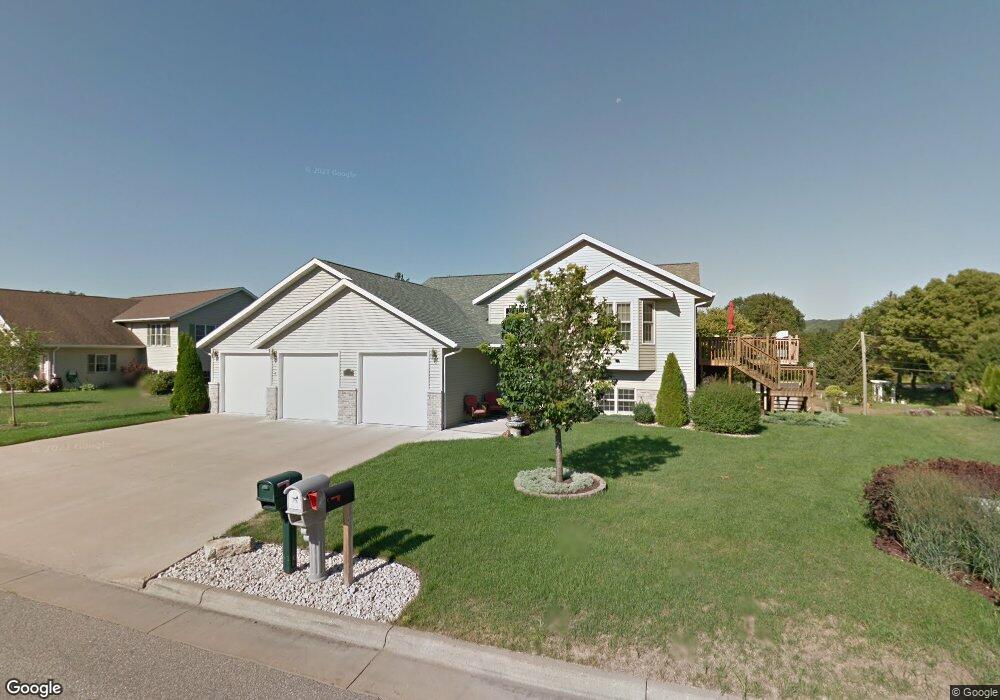 125 Waterford Cir, Winona, MN 55987 - photo 1