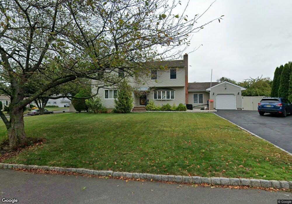 84 Lefferts Ln, Clark, NJ 07066 - photo 1