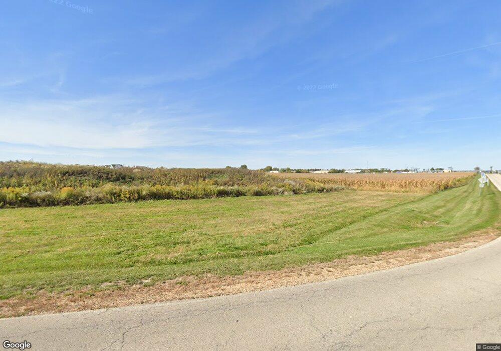 665 Maplewood Cir, Elburn, IL 60119 - photo 1