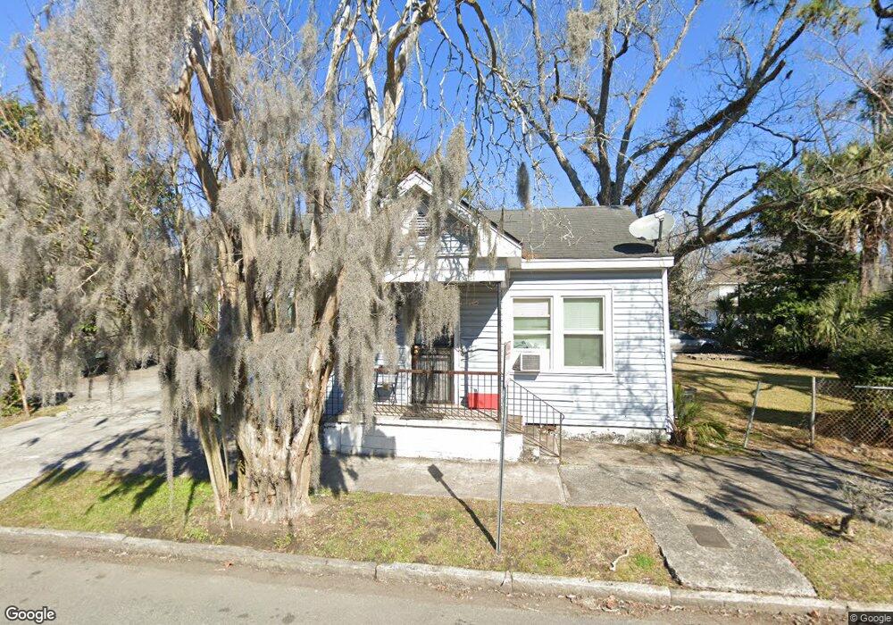 1138 E Waldburg St, Savannah, GA 31404 - photo 1