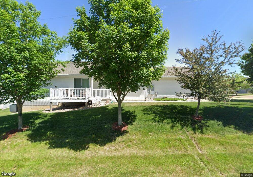 3232 Breyer St SW unit B, Cedar Rapids, IA 52404 - photo 1