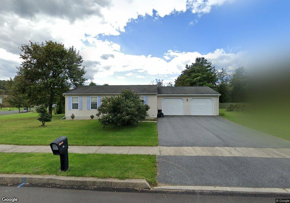 102 Locust St, New Bloomfield, PA 17068 - photo 1