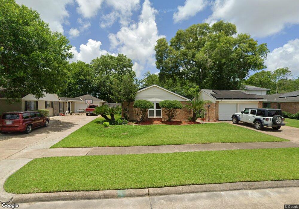 610 W Castle Harbour Dr, Friendswood, TX 77546 - photo 1