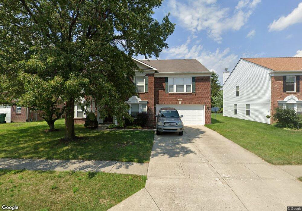 10402 Parmer Cir, Fishers, IN 46038 - photo 1