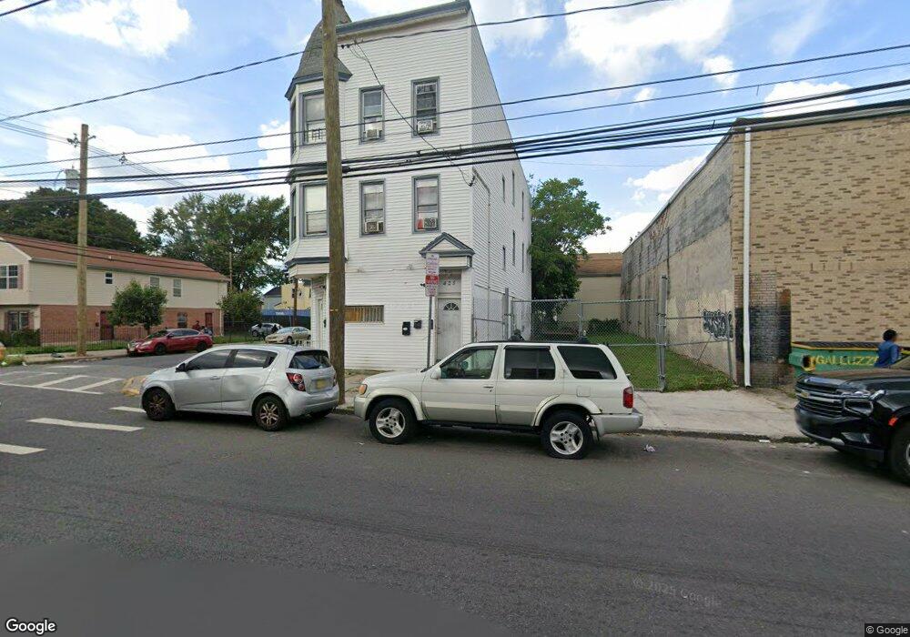 425 Avon Ave unit 2, Newark, NJ 07103 - photo 1