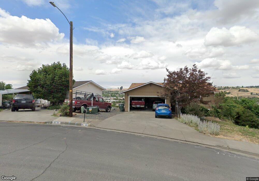 821 SE 1st St, Pendleton, OR 97801 - photo 1