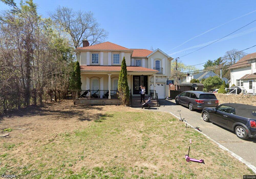 54 Forest Row, Great Neck, NY 11024 - photo 1