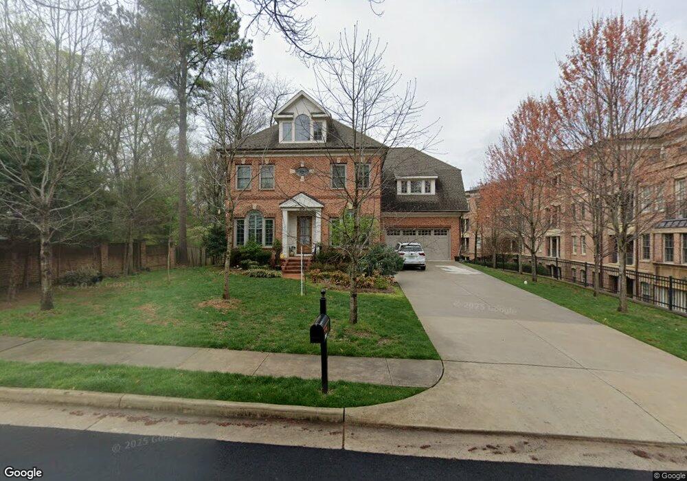 1604 Colonial Ln, McLean, VA 22102 - photo 1