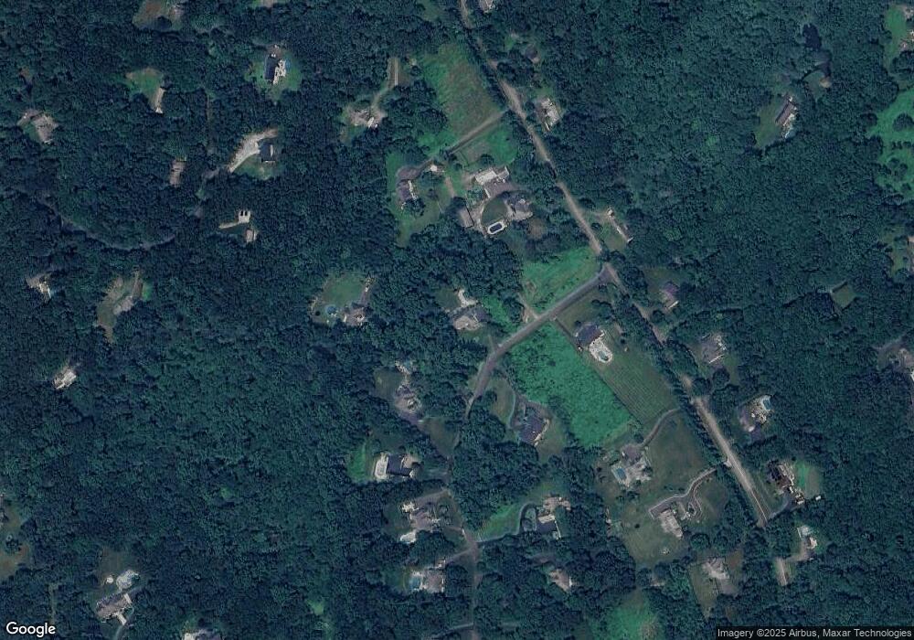 4 Merlins Ln, Newtown, CT 06470 - photo 1