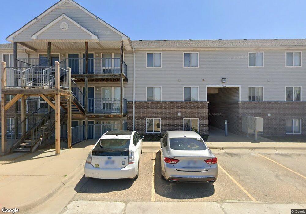 1900 SW Washburn Ave, Topeka, KS 66604 - photo 1