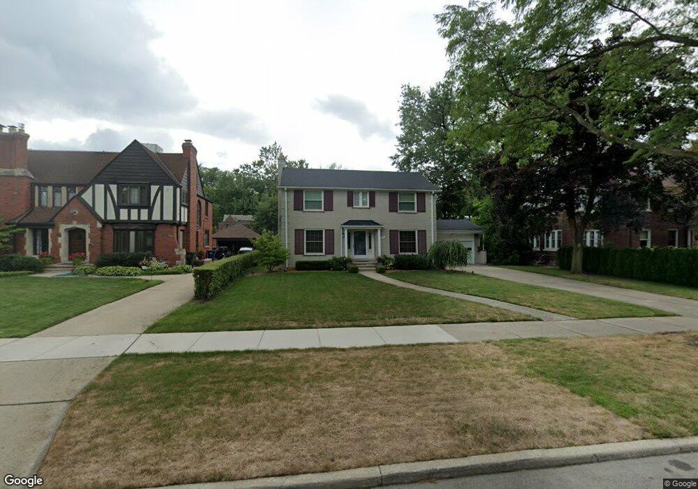 647 Pemberton Rd, Grosse Pointe Park, MI 48230 - photo 1