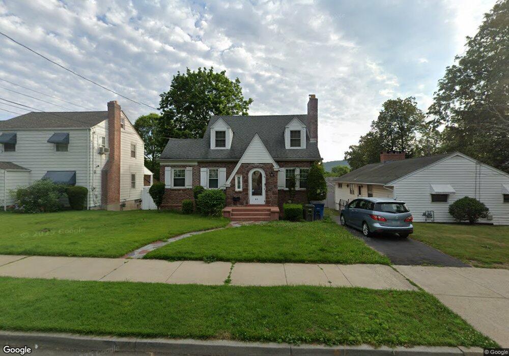 67 Lawncrest Rd, New Haven, CT 06515 - photo 1