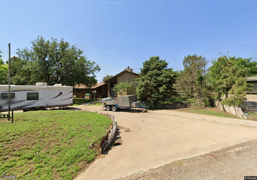 7003 Pleasant Hill Cir, Plainview, TX 79072 - photo 1