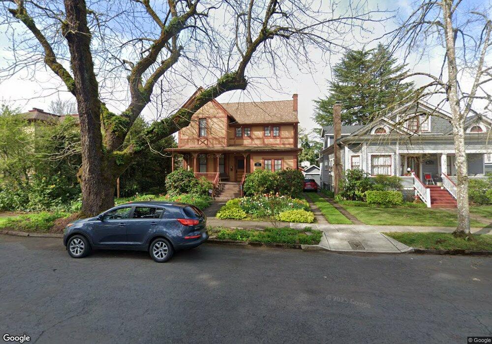 724 Broadalbin St SW, Albany, OR 97321 - photo 1