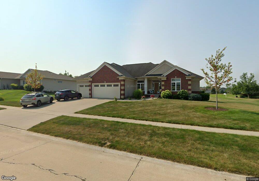 6915 Choctaw Ridge Rd NE, Cedar Rapids, IA 52411 - photo 1
