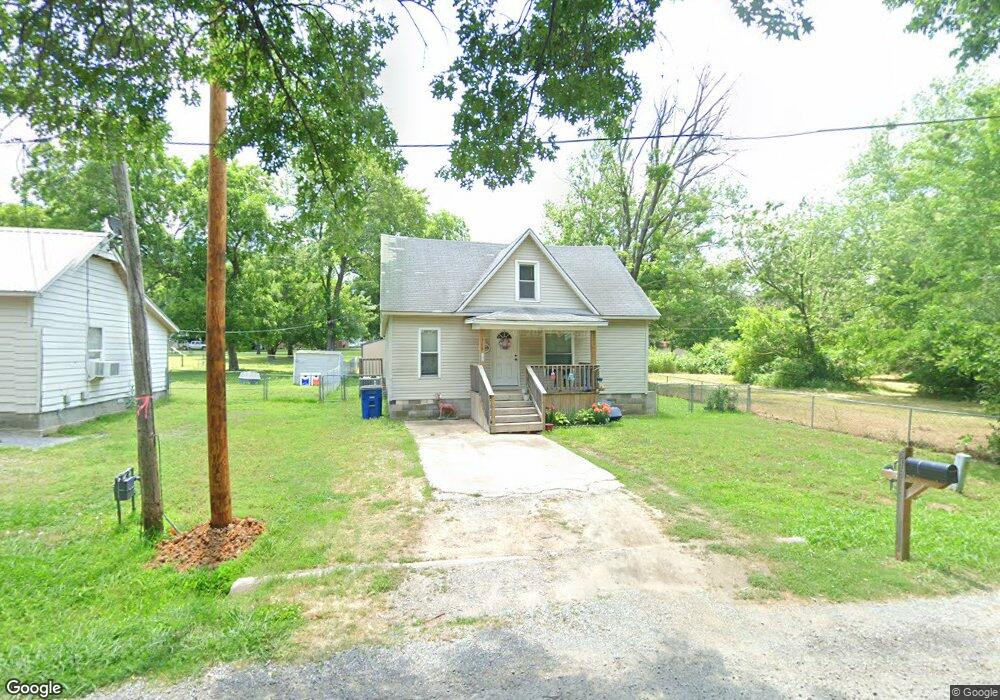 519 W Muskogee St, Chouteau, OK 74337 - photo 1