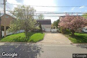 1031 Denton Ave, New Hyde Park, NY 11040