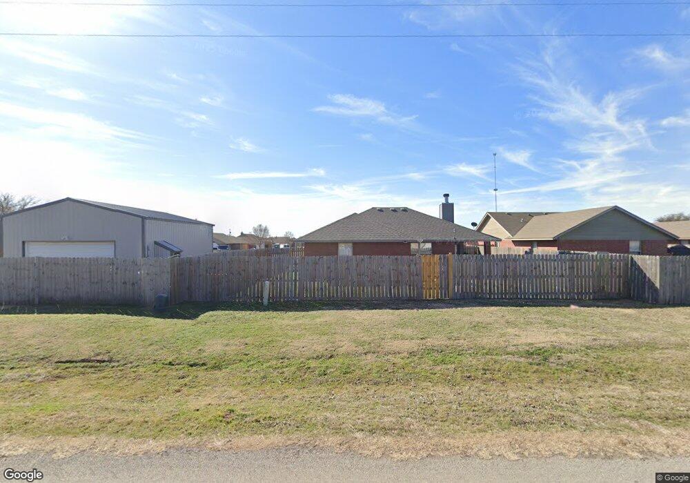 314 NE Oak Ave, Cache, OK 73527 - photo 1