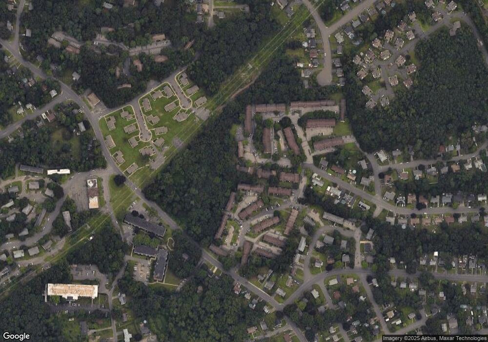 203 Kaynor Dr unit A, Waterbury, CT 06708 - photo 1