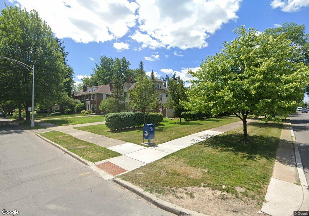 1441 Kensington Ave, Grosse Pointe Park, MI 48230 - photo 1