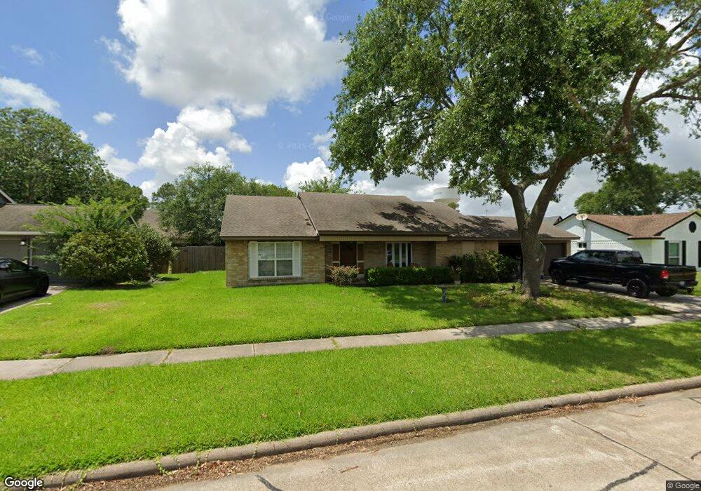 1205 W Castlewood Ave, Friendswood, TX 77546 - photo 1