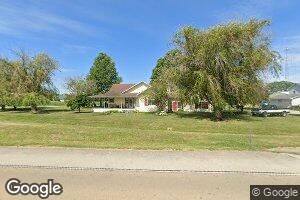 732 S Main St, Moweaqua, IL 62550