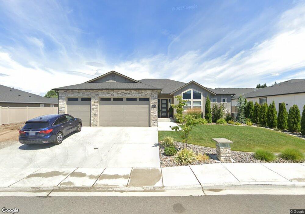 2651 7th St SE, East Wenatchee, WA 98802 - photo 1