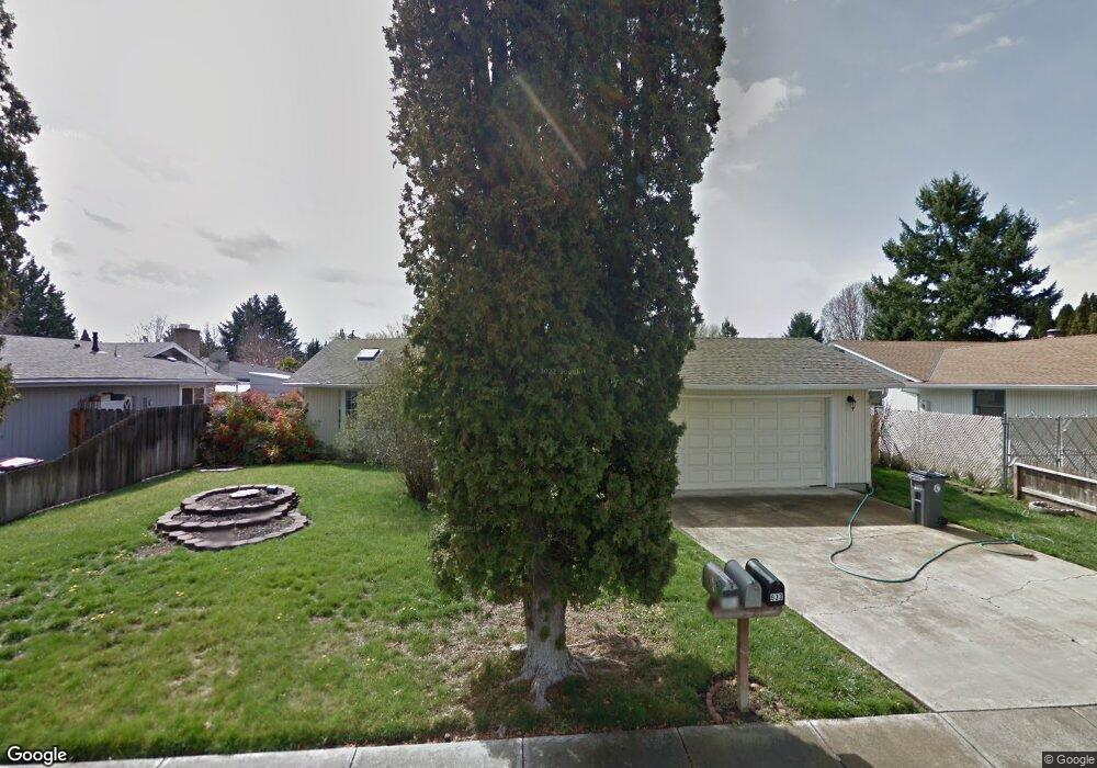 642 Hemlock Ave, Central Point, OR 97502 - photo 1