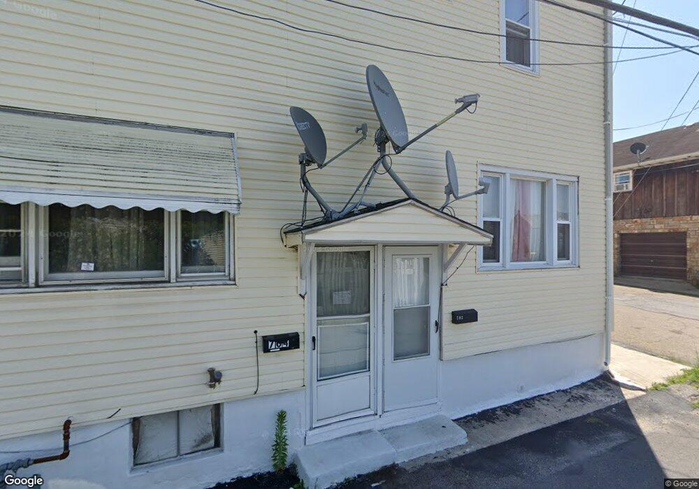 702 Emerald Ct, Hazleton, PA 18201 - photo 1