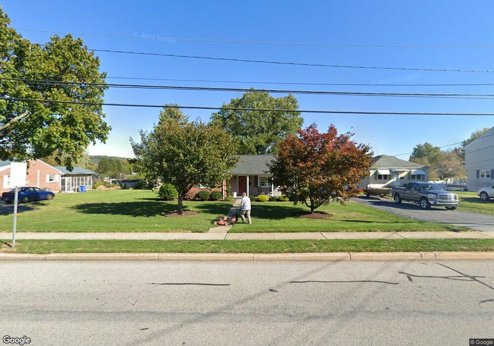 904 Vine St, Middletown, PA 17057 - photo 1