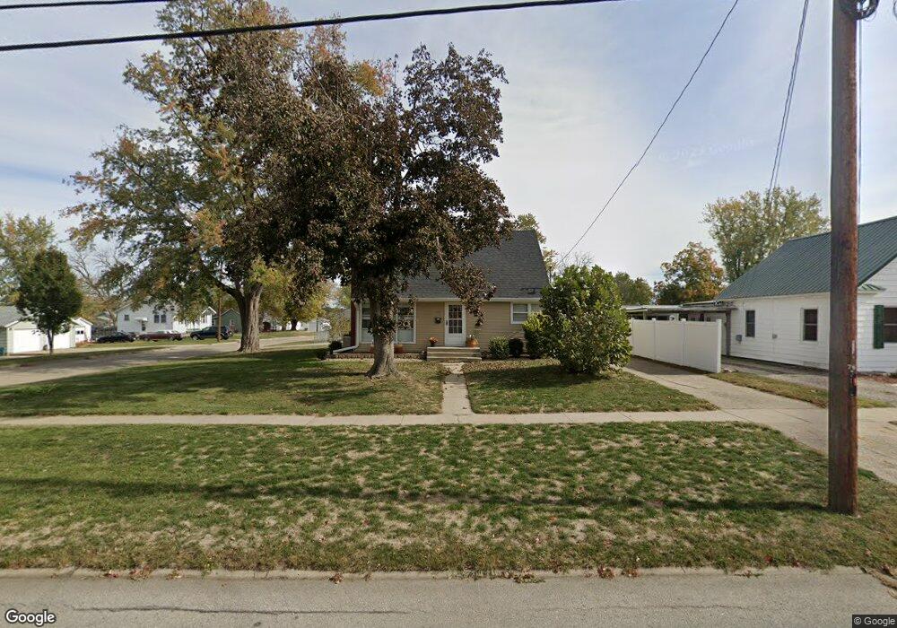 302 E 10th St S, Newton, IA 50208 - photo 1