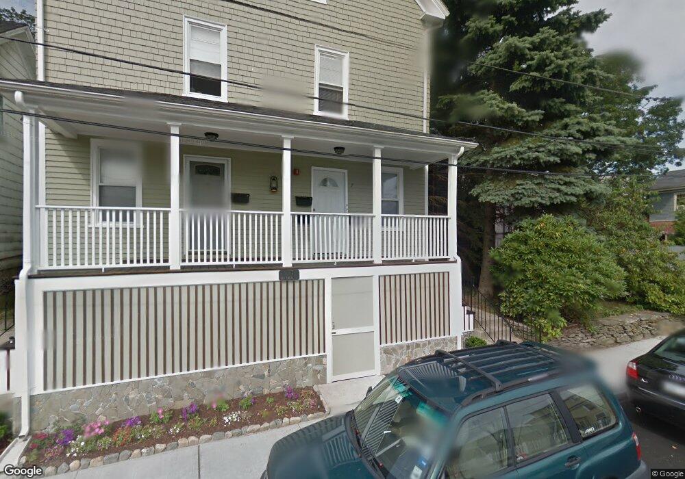 7 Whitwell Ave unit 1, Newport, RI 02840 - photo 1