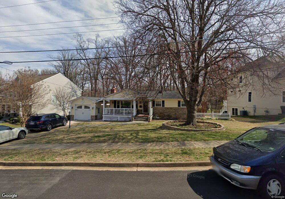 2051 Haycock Rd, Falls Church, VA 22043 - photo 1