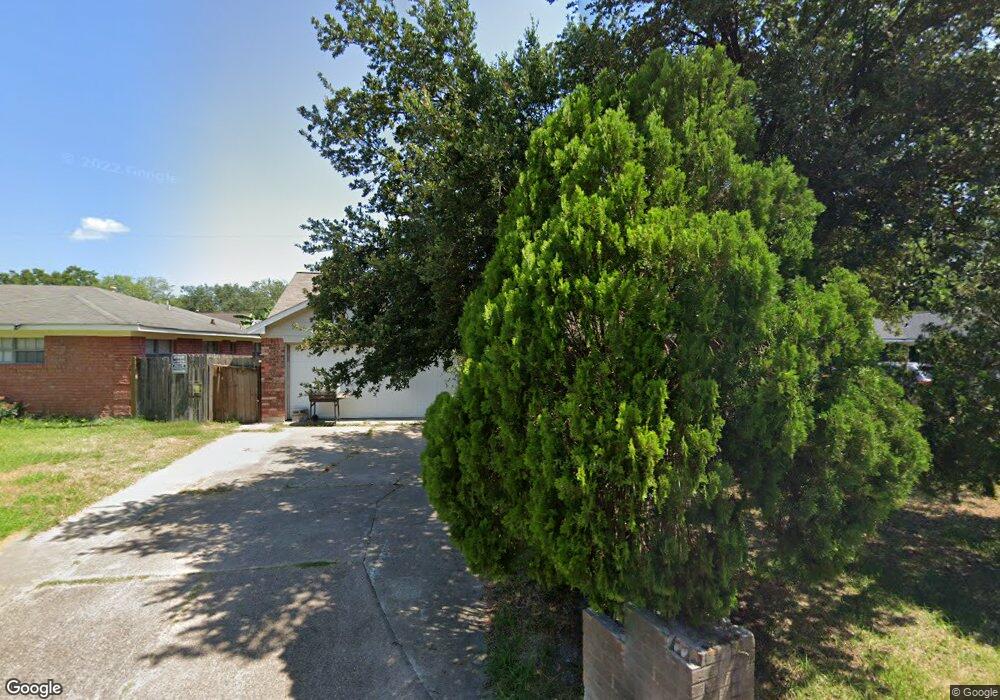 910 Helms Rd, Houston, TX 77088 - photo 1