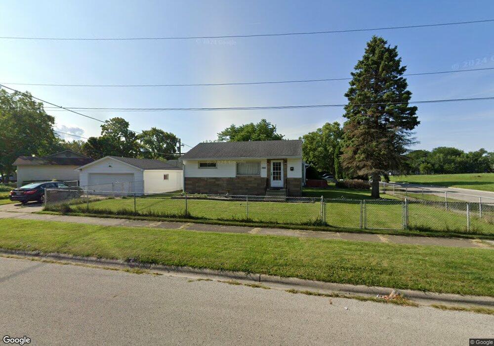 2930 N Pine St, Waukegan, IL 60087 - photo 1
