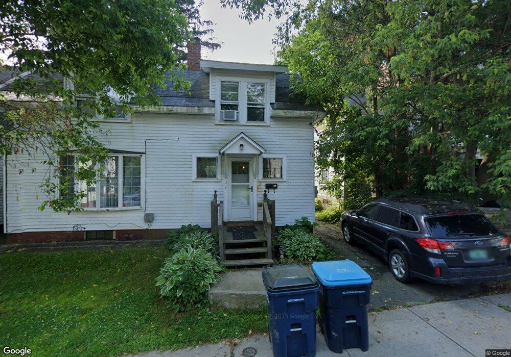 139 Central St unit 3, Saint Johnsbury, VT 05819 - photo 1