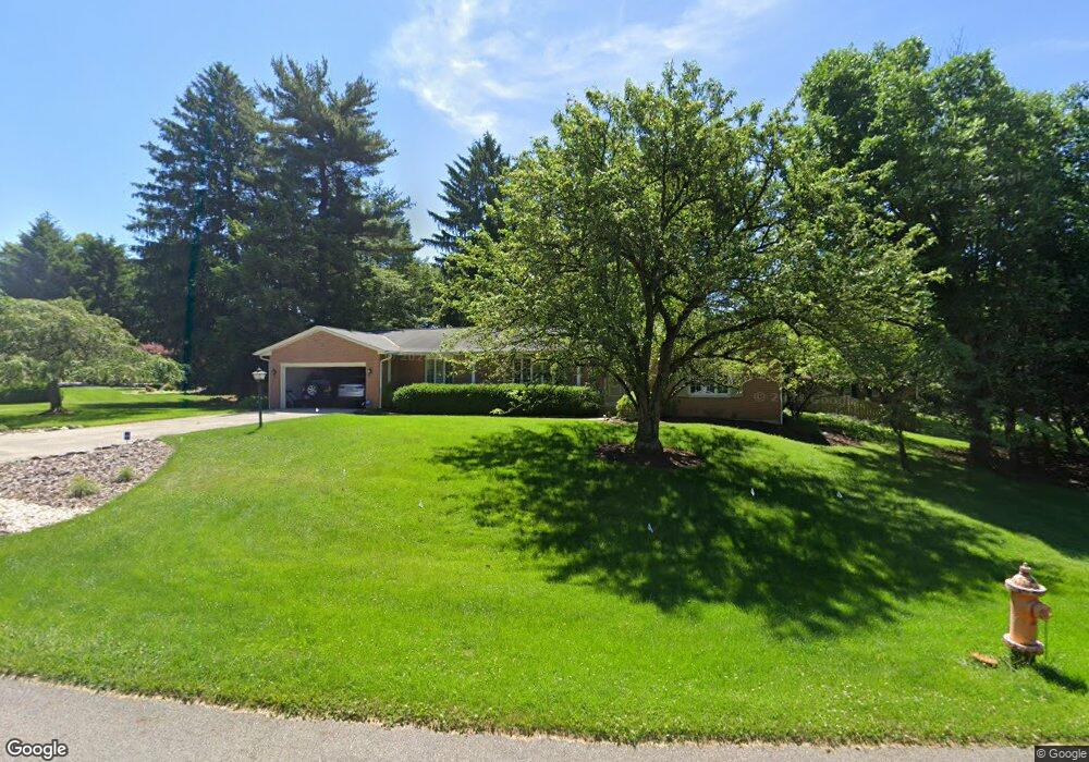 348 Walnut Cliffs Dr, Columbus, OH 43213 - photo 1