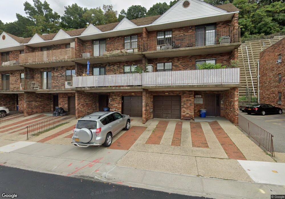 6519 242nd St unit 8A, Little Neck, NY 11362 - photo 1