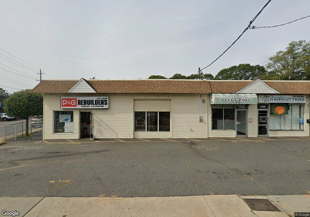 184 Islip Ave unit 1, Islip, NY 11751 - photo 1