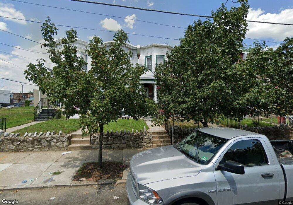 915 Vine St, Camden, NJ 08102 - photo 1