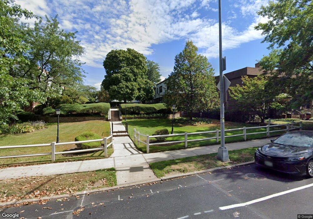 6987 Park Dr E unit 1287B, Flushing, NY 11367 - photo 1