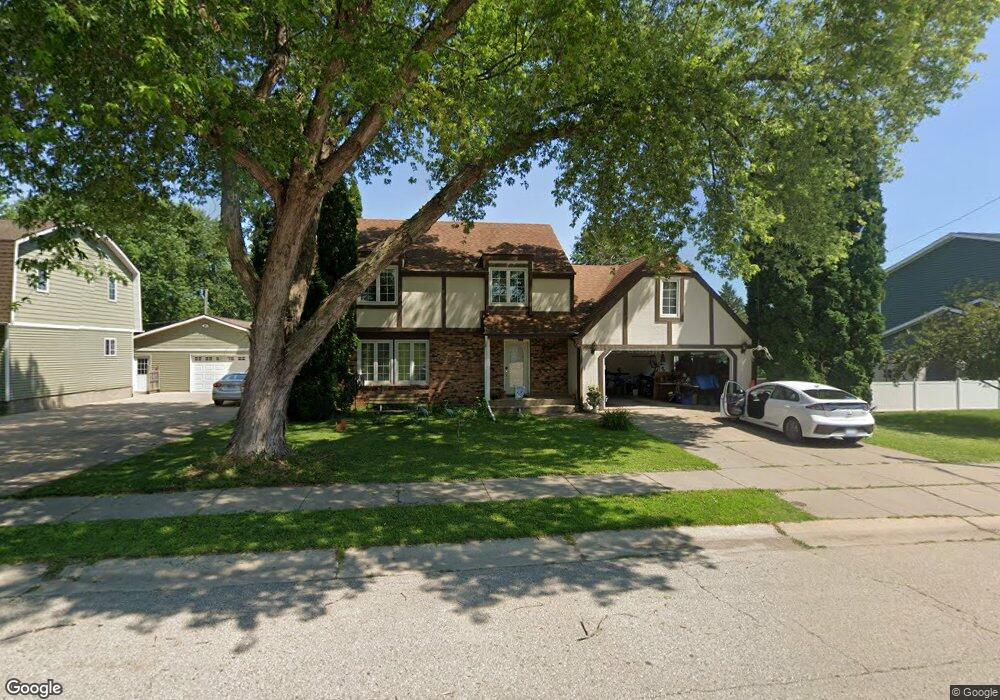 719 Juniper St, La Crescent, MN 55947 - photo 1