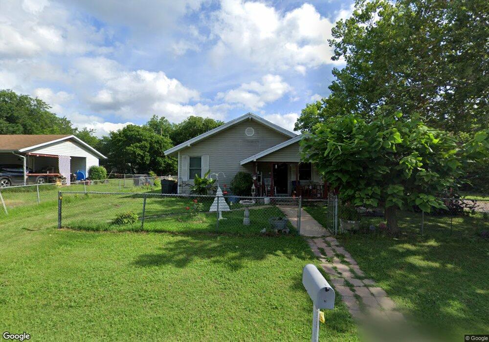 1002 4th Ave NE, Ardmore, OK 73401 - photo 1