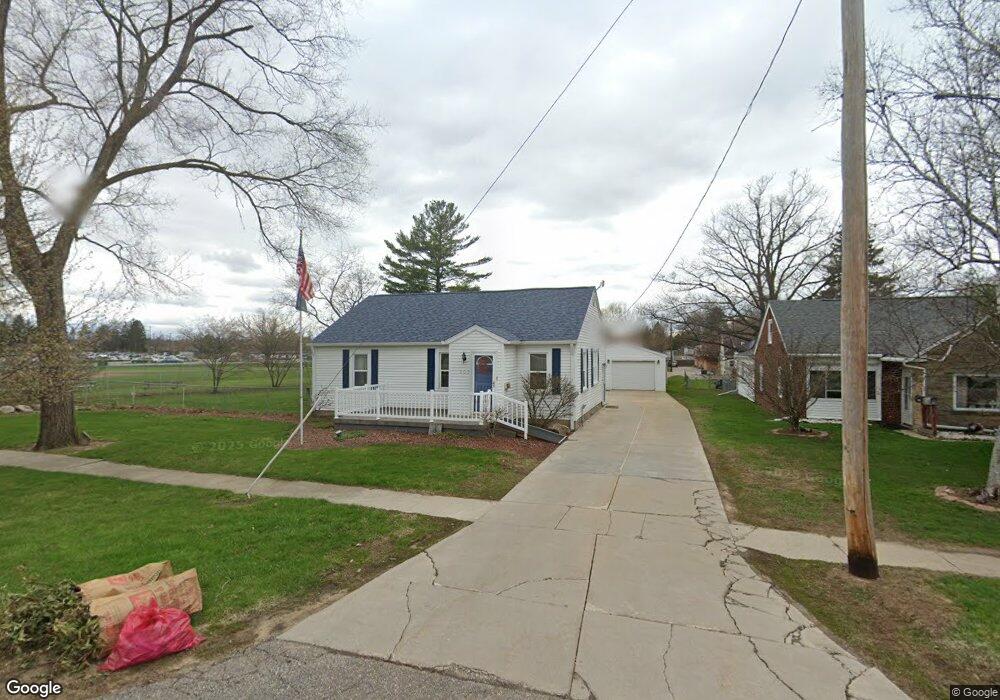 507 Oak St, Clio, MI 48420 - photo 1