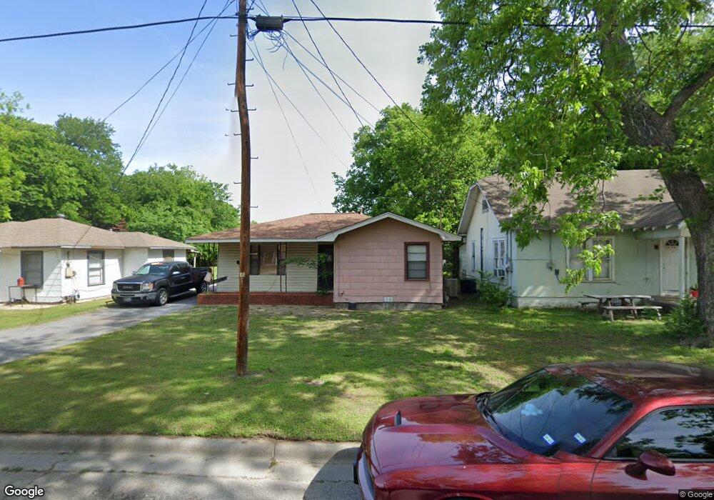 811 E Garnett St, Gainesville, TX 76240 - photo 1