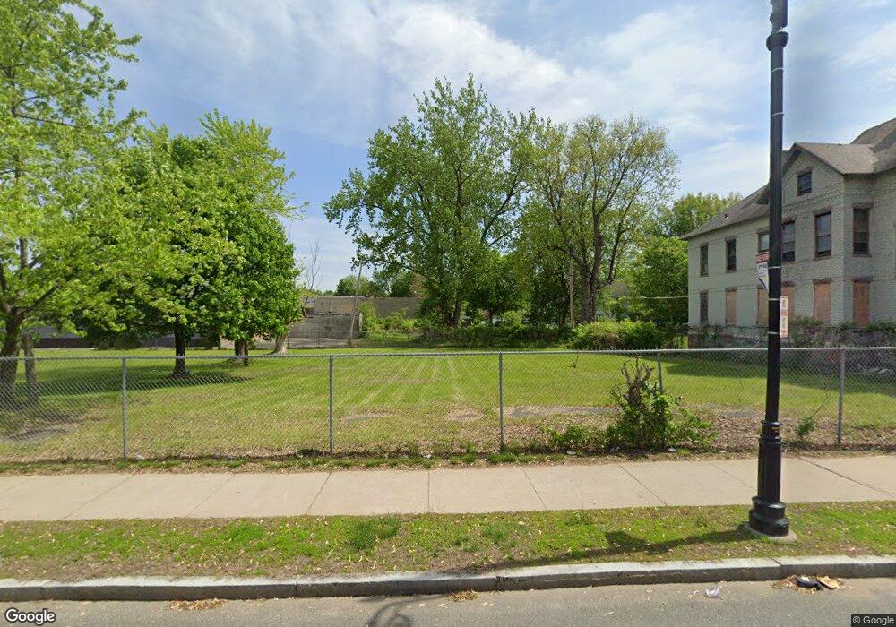 17 Sheridan Ln, Springfield, MA 01107 - photo 1