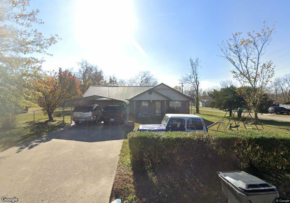 711 W Ragan St, Henryetta, OK 74437 - photo 1
